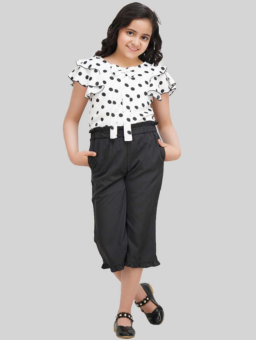 girls round neck polka dots capri sets 