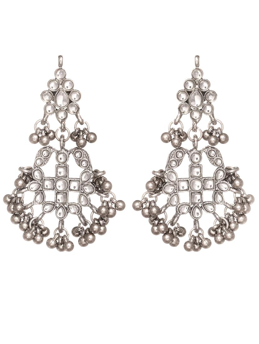 silver metal necklaces and earring - 18635998 - Standard Image - 2