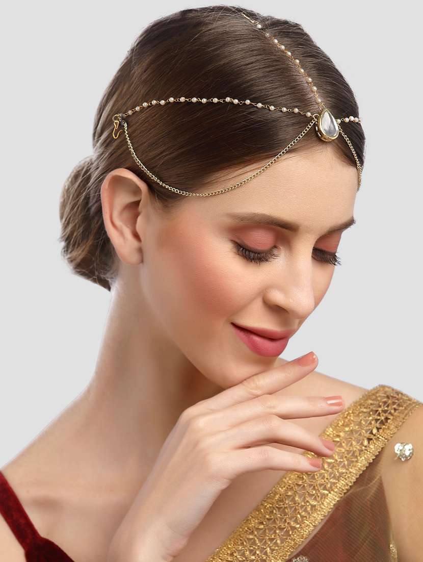 gold metal maang teekas & passa - 18636116 -  Standard Image - 2