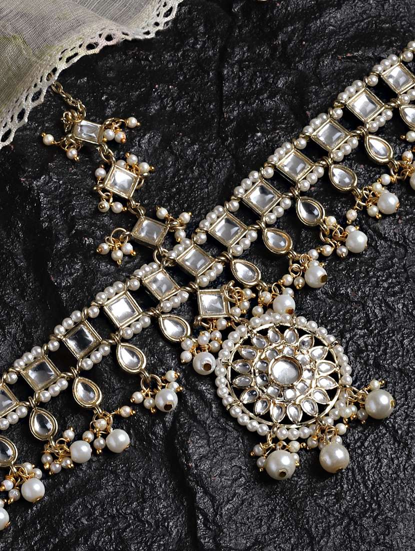 gold metal maang teekas & passa