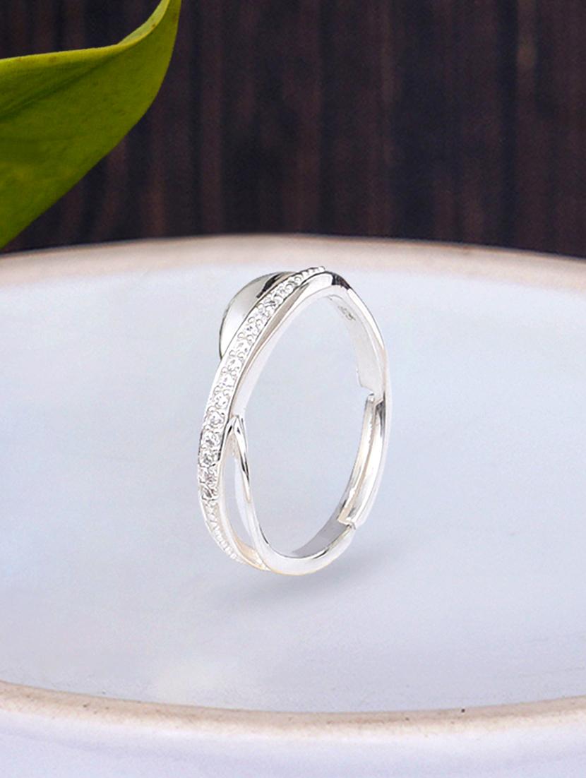 silver metal finger ring - 18636176 - Zoom Image - 0