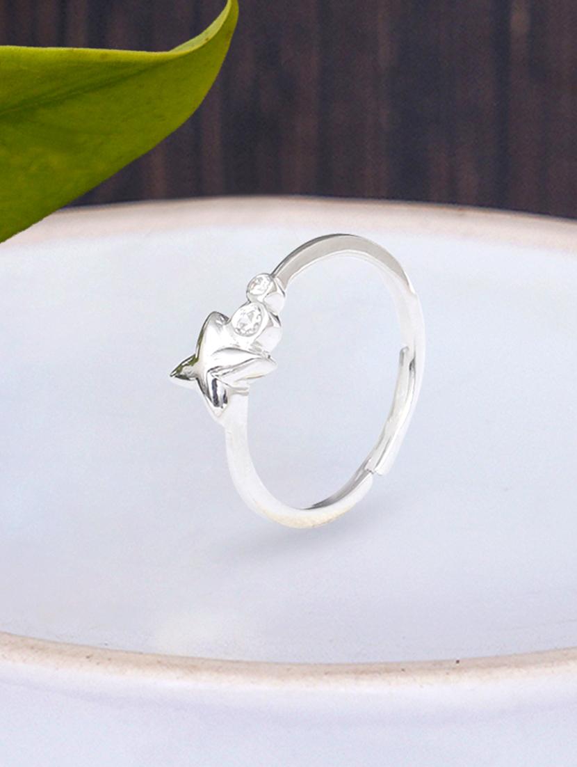 silver metal finger ring - 18636182 - Zoom Image - 0