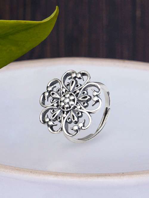 silver metal finger  ring - 18636184 -  Standard Image - 0