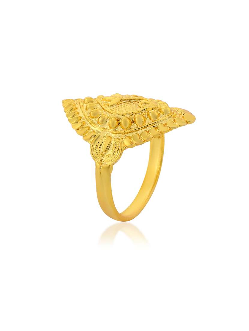 gold brass finger  ring - 18637710 -  Standard Image - 2