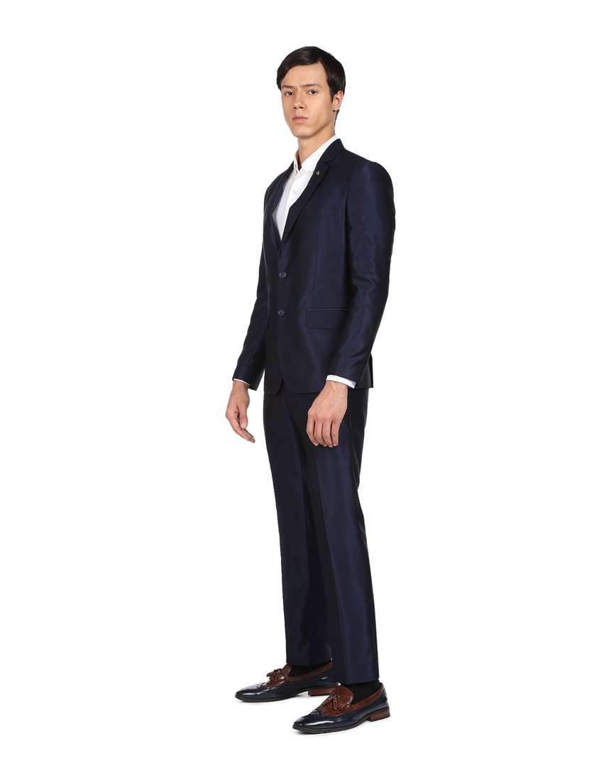 notched lapel collar single breasted suit - 18645218 -  Standard Image - 2
