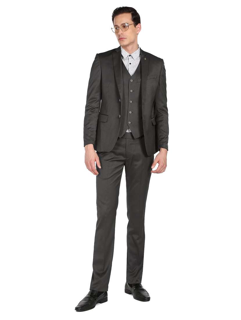 notched lapel collar single breasted suit - 18646174 -  Standard Image - 2