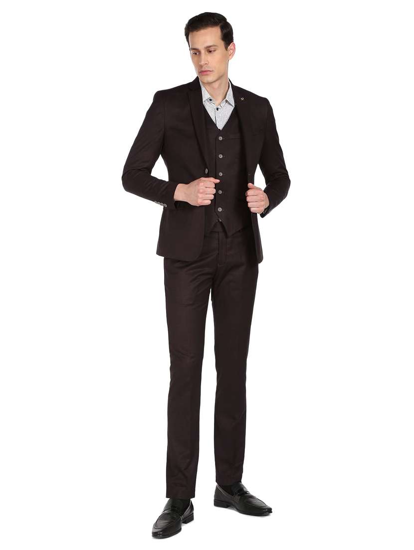notched lapel collar single breasted suit - 18646176 -  Standard Image - 2