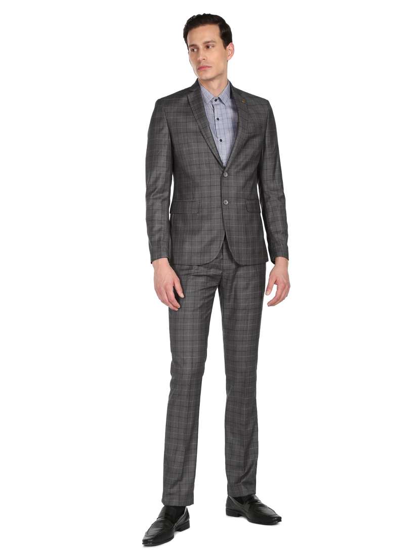 notched lapel collar single breasted suit - 18646177 -  Standard Image - 2