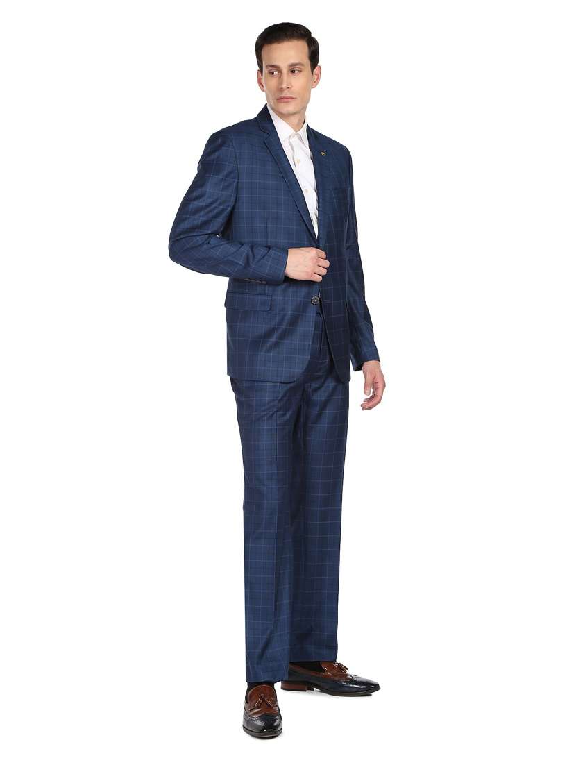 notched lapel collar single breasted suit - 18646178 -  Standard Image - 2