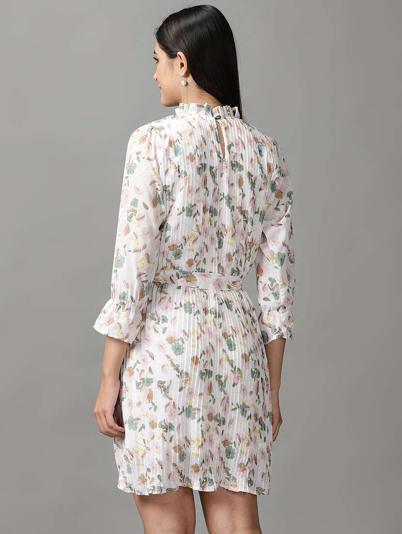 women's  floral dress - 18658908 -  Standard Image - 2