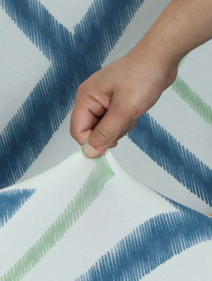 printed sofa cover - 18685432 -  Standard Image - 2