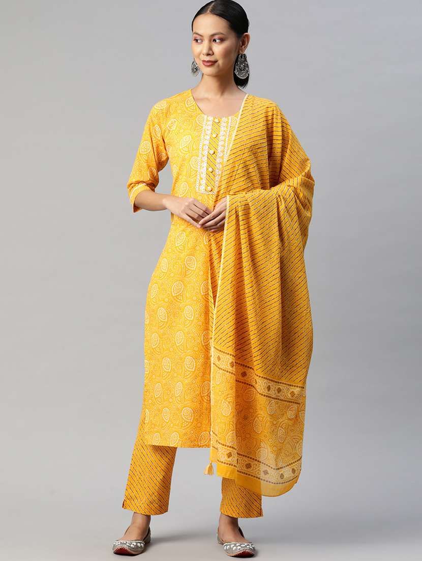 women round neck kurta pant set with dupatta