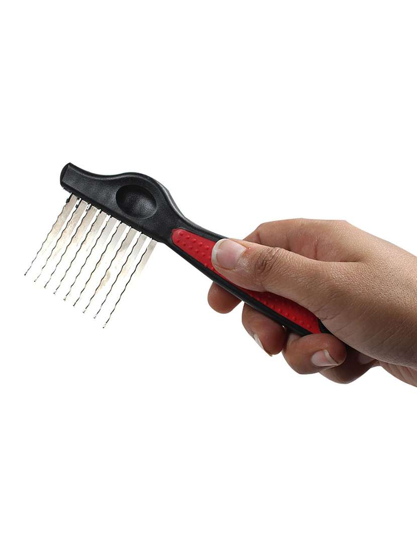 red plastic pet comb brush - 18697036 -  Standard Image - 2