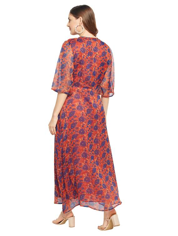 women's  floral dress - 18697379 -  Standard Image - 2