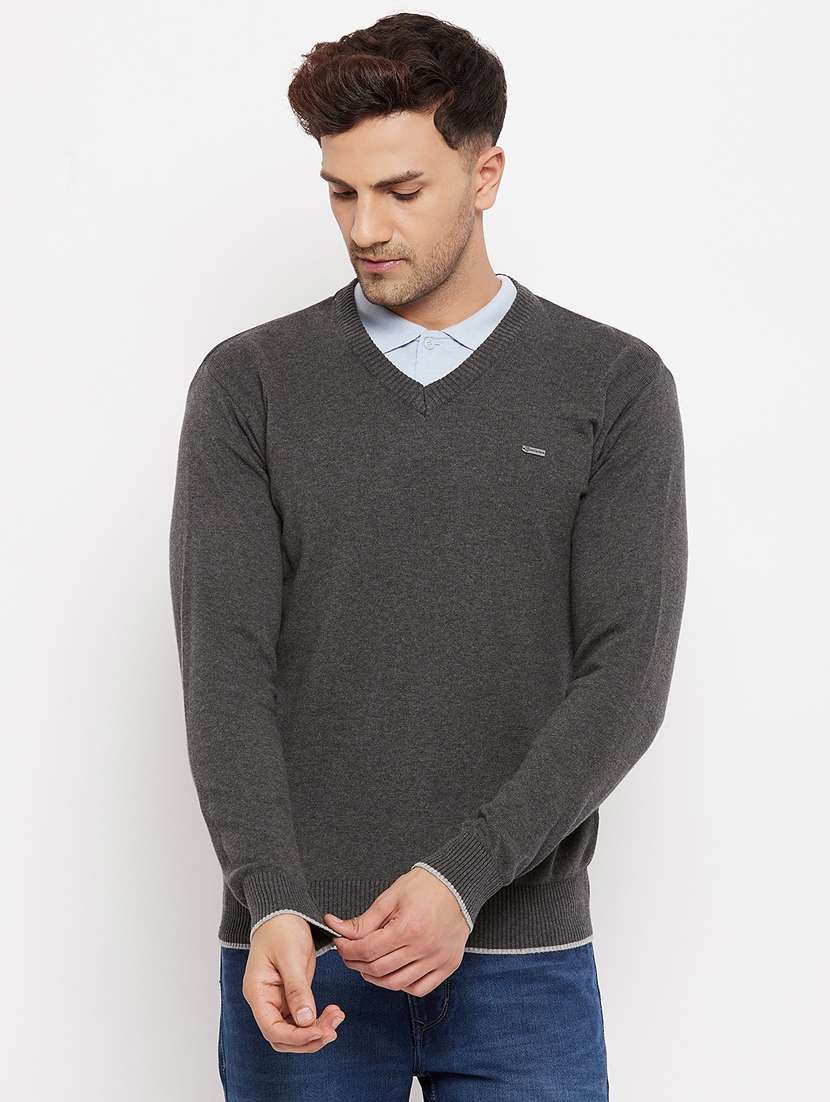 grey full sleeved pullover