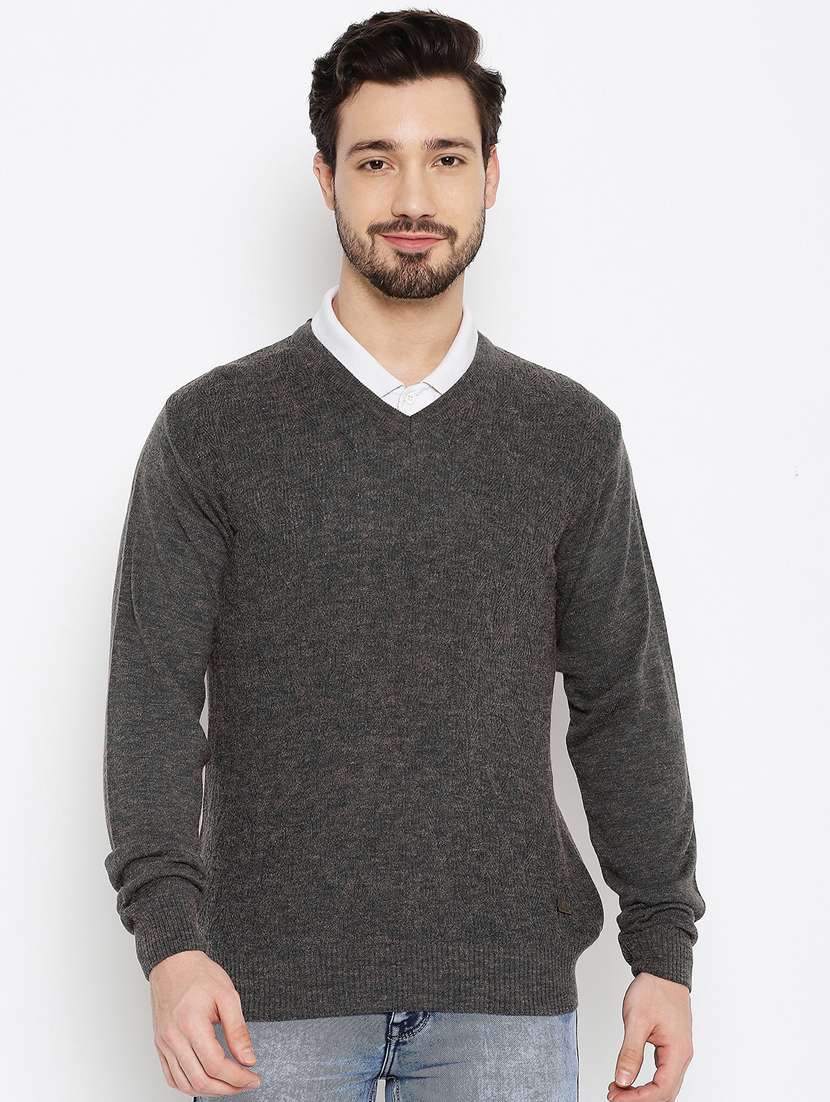 grey full sleeved pullover