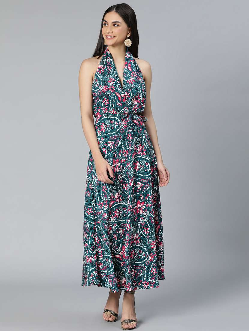 women's  floral dress - 18736213 -  Standard Image - 2