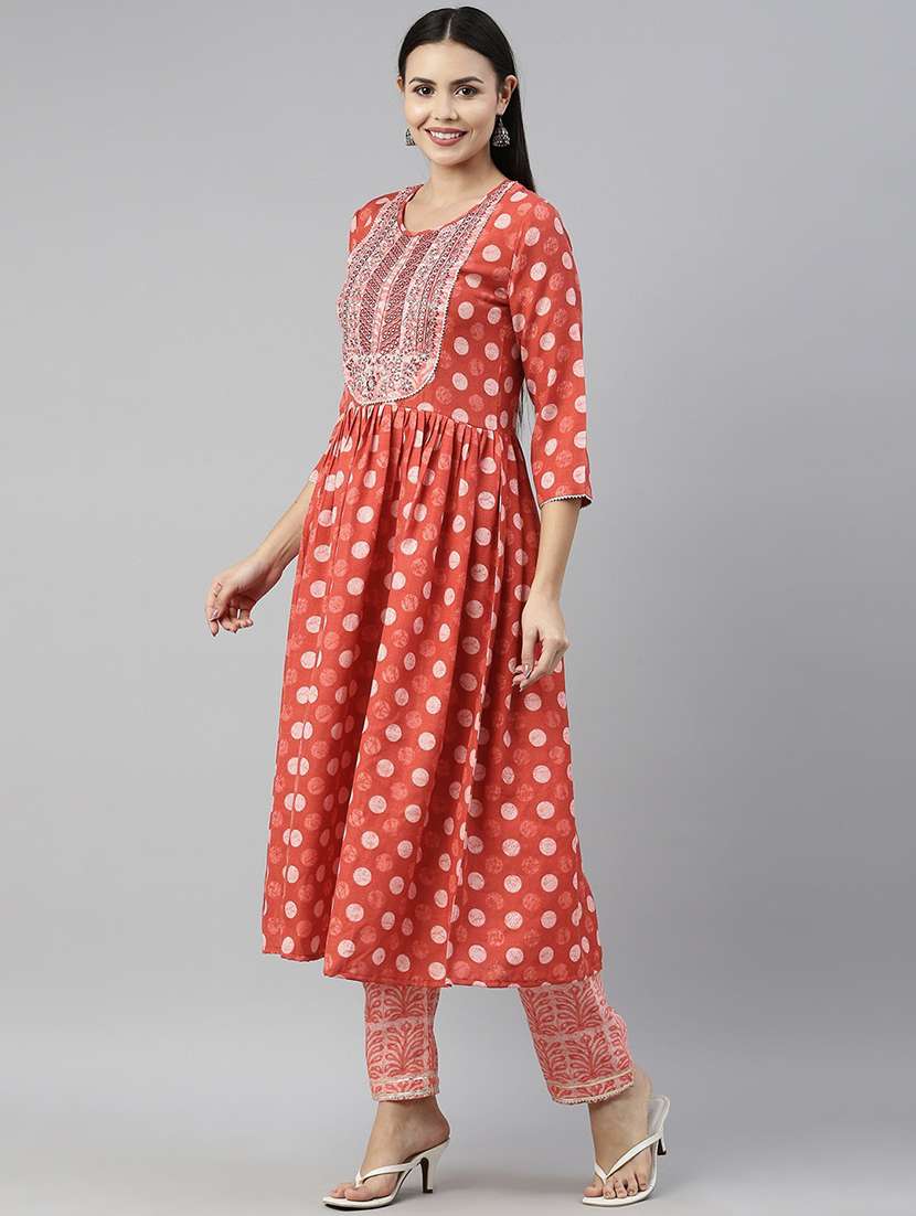 red kurta pant set with dupatta - 18743772 - Standard Image - 2