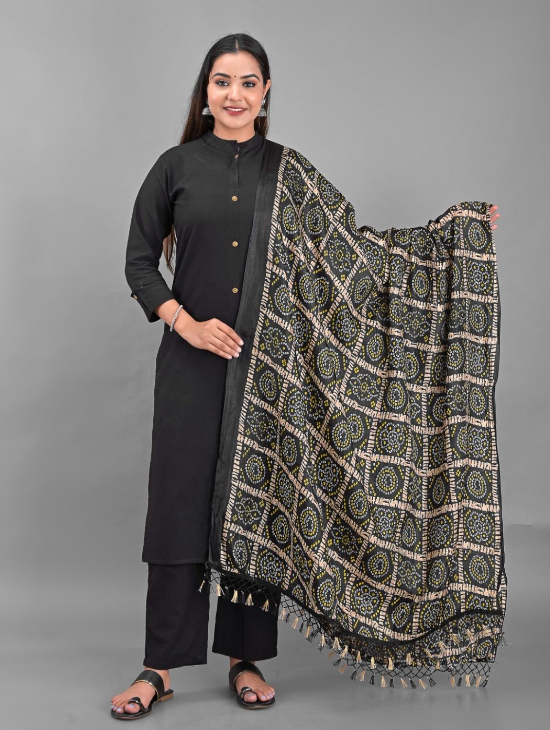 black silk dupatta - 18843150 - Zoom Image - 0