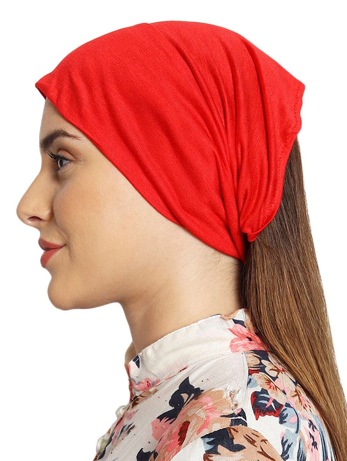 red polyester cap - 18905231 -  Standard Image - 2