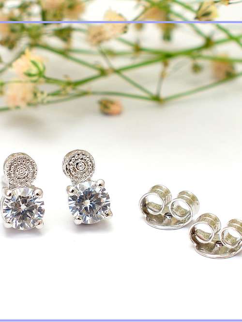 silver plated stud earring - 19085333 -  Standard Image - 0