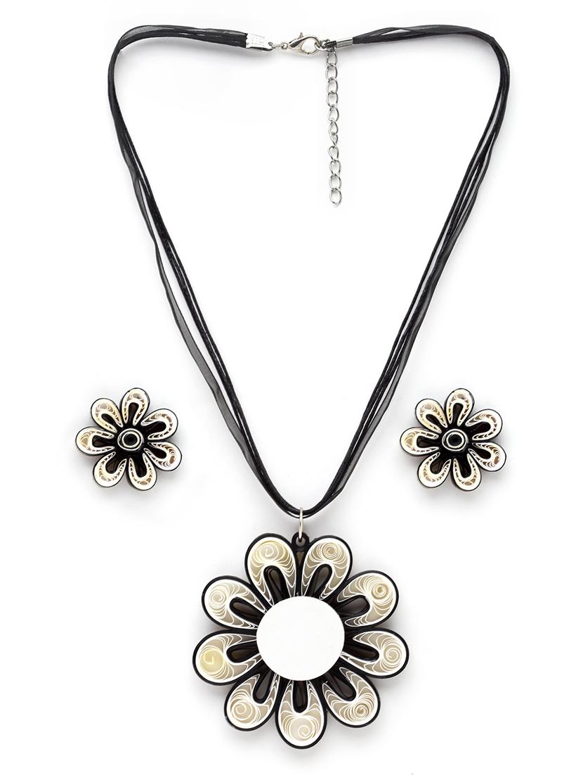floral necklaces with earring set - 19088764 - Standard Image - 2