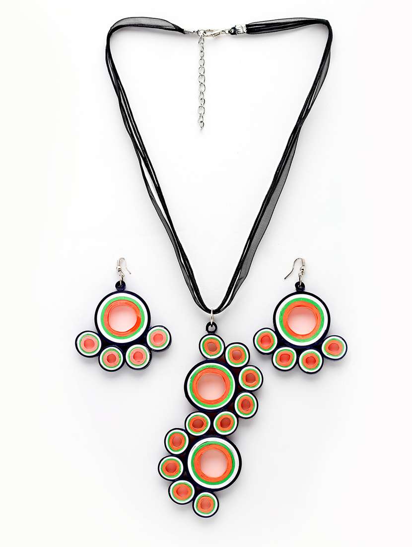 paper quilling necklaces with earring set - 19088766 - Standard Image - 2