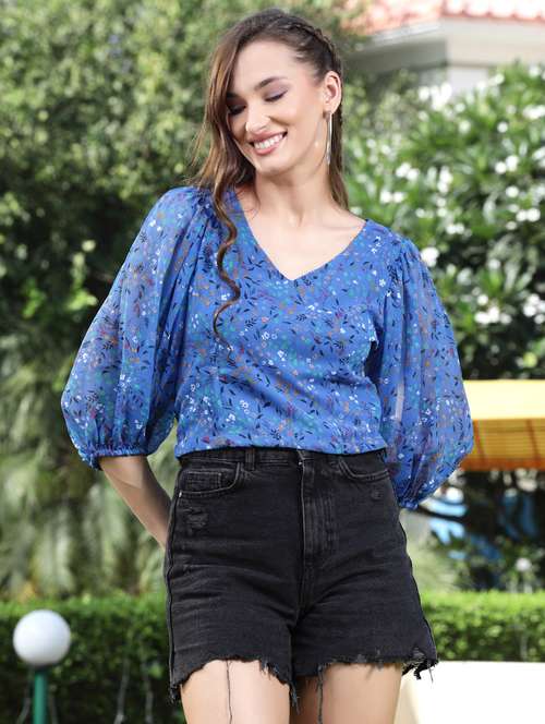 women's crop v neck top - 19108988 -  Standard Image - 0