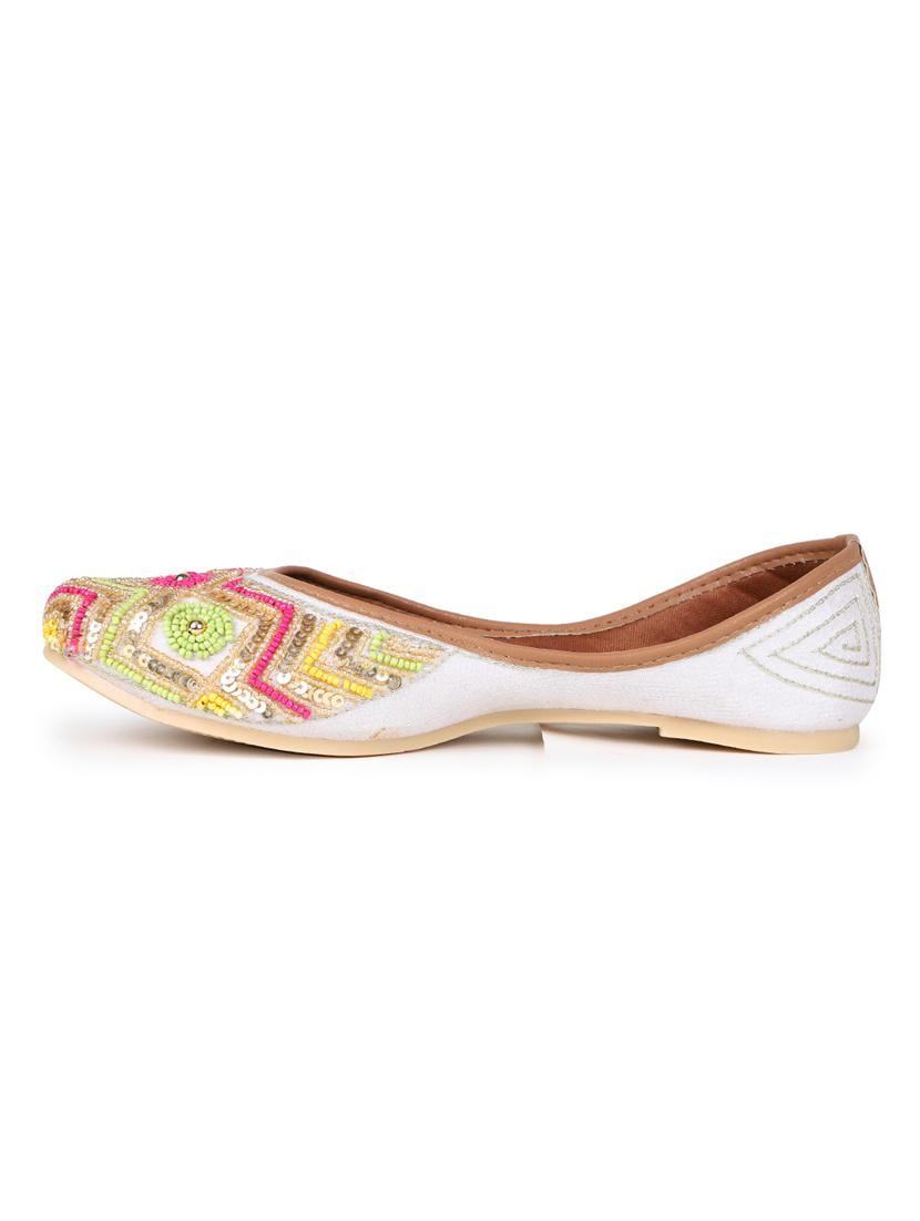 embellished jutis & mojaris - 19117280 - Standard Image - 2