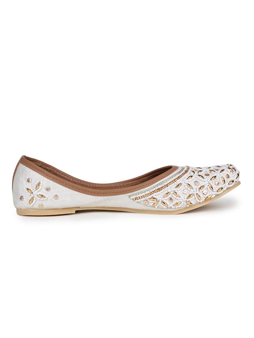embellished jutis & mojaris - 19117296 - Standard Image - 2