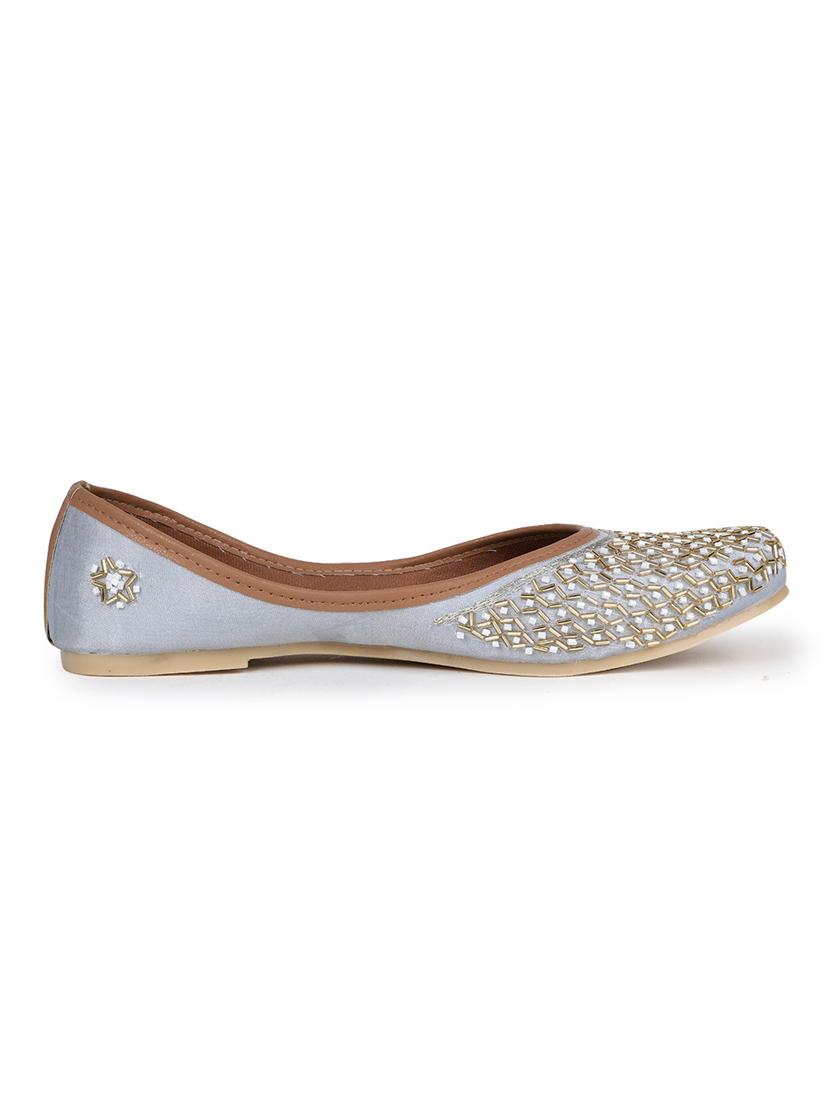 embellished jutis & mojaris - 19117297 - Standard Image - 2