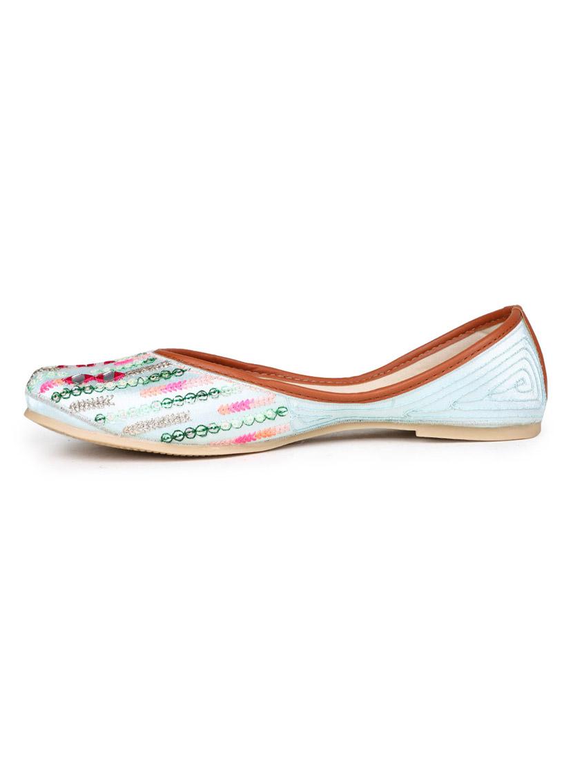 embellished jutis & mojaris - 19117403 - Standard Image - 2