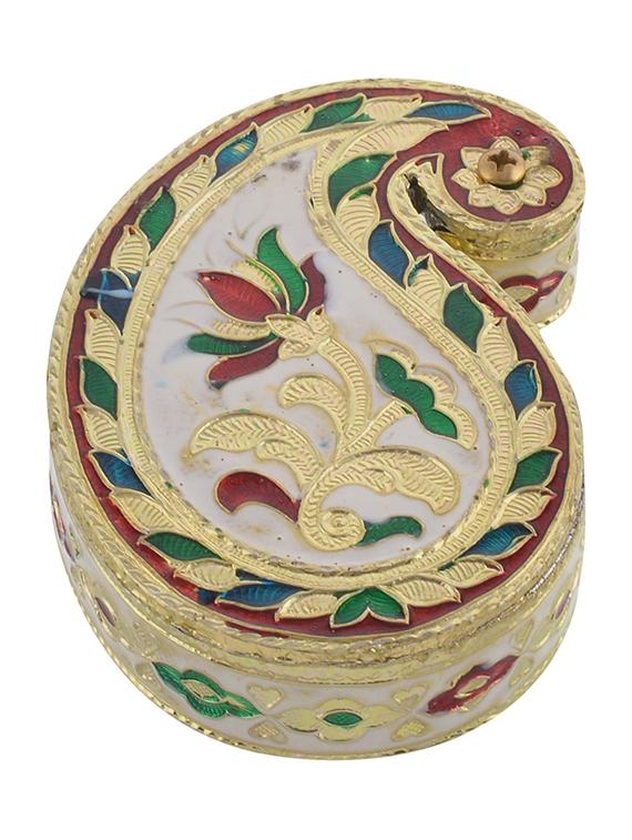 handicraft & artifact showpiece - 19132637 - Standard Image - 2