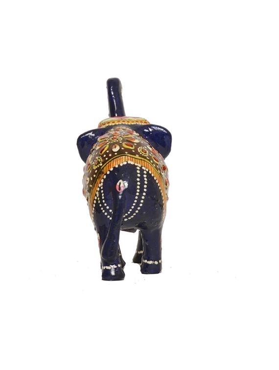 animal figurines - 19132675 - Standard Image - 2