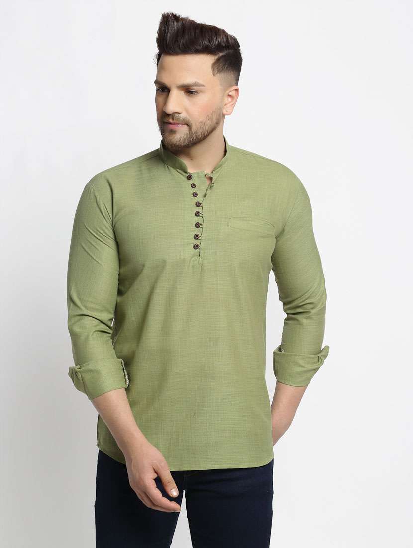 men solid mandarin neck short kurtas