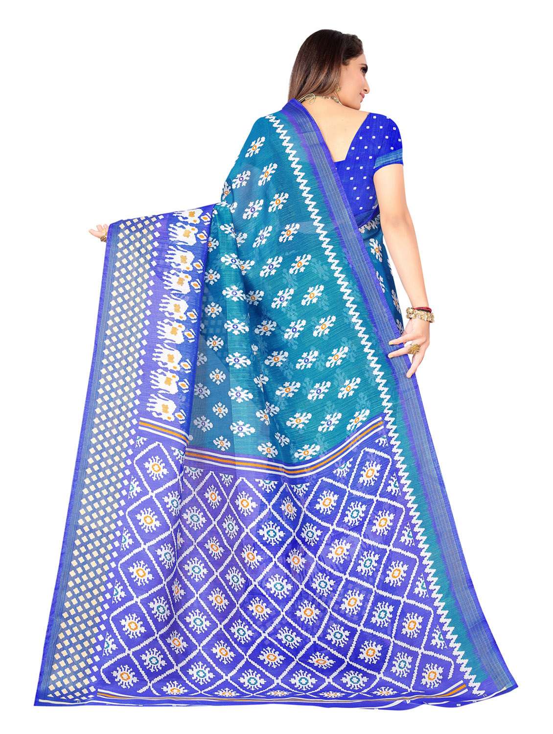 contrast bordered printed saree with blouse - 19176956 - Standard Image - 2