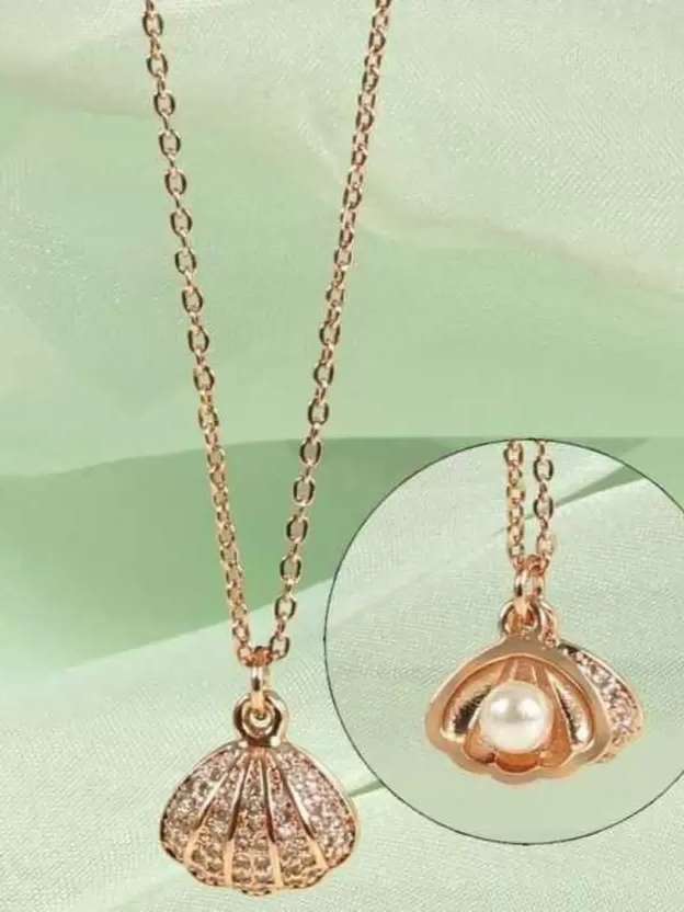 name : necklaces & chains with  - 19179339 -  Standard Image - 2