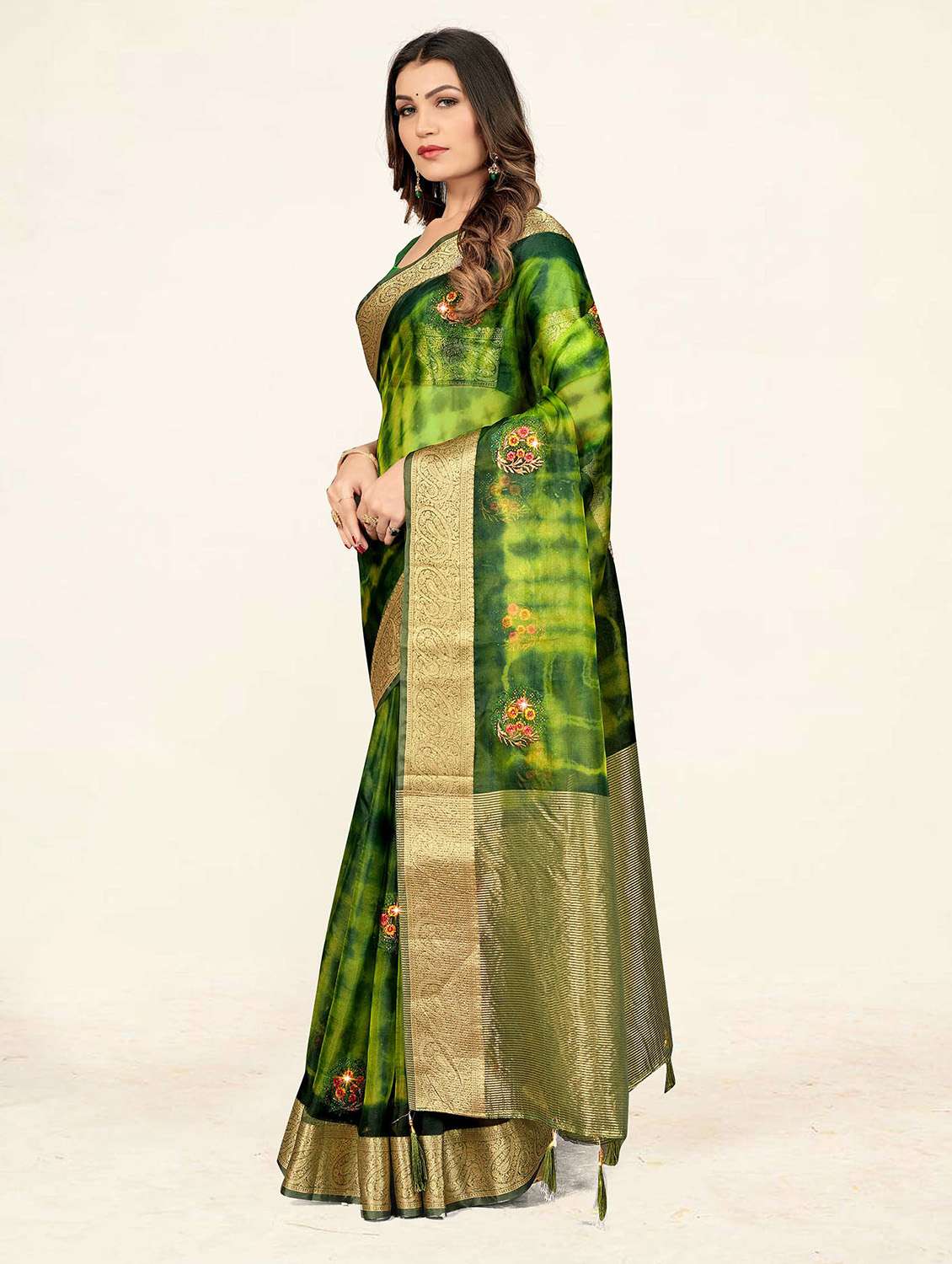 self design printed woven saree with blouse - 19304728 - Standard Image - 2