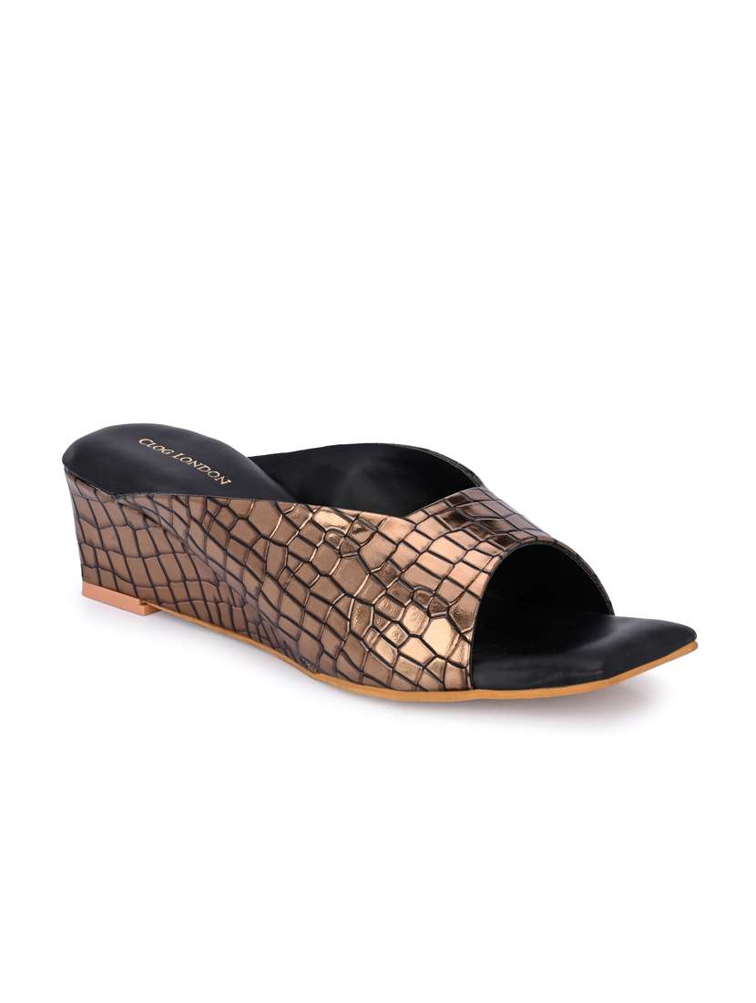 women slip on wedge heel - 19313867 -  Standard Image - 2