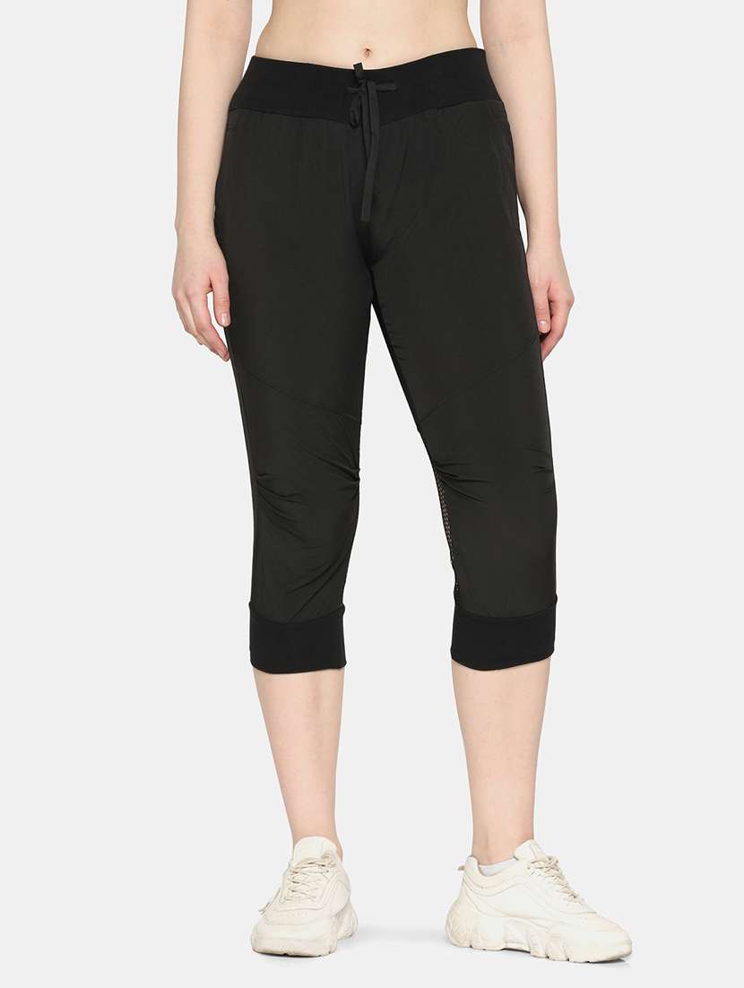 black mid rise yoga pants 