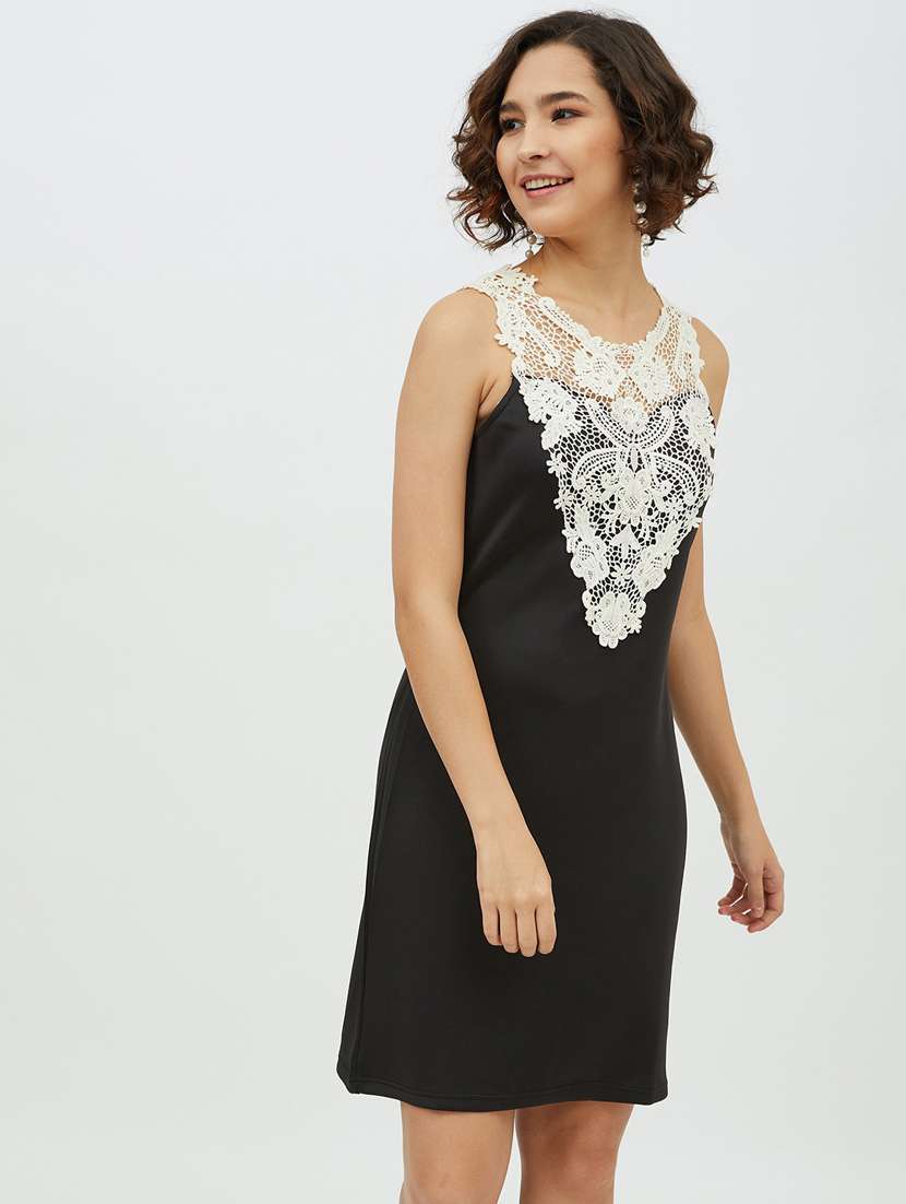 women lace detailed sheath dress