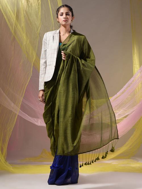 women's solid green colored saree with blouse - 19418079 - Standard Image - 0