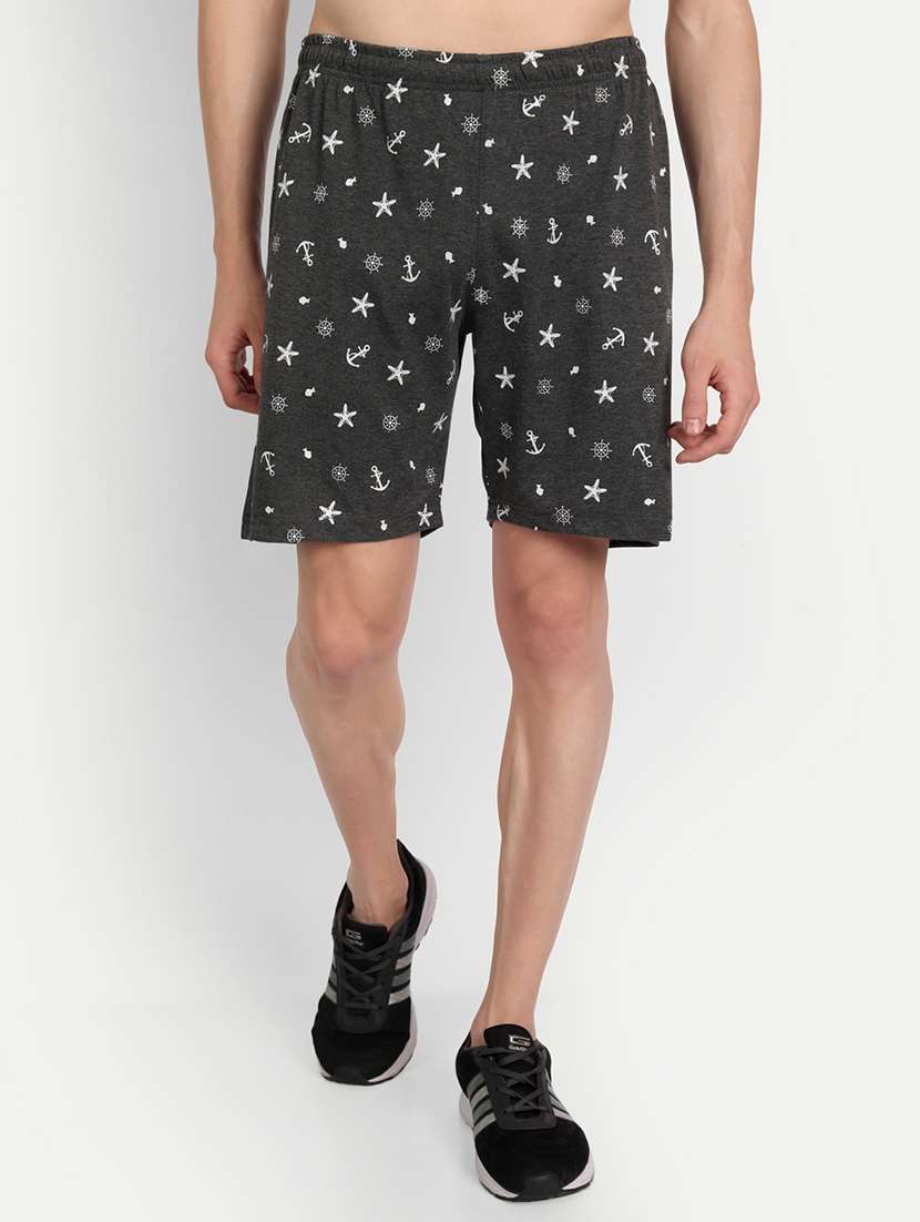 men printed shorts