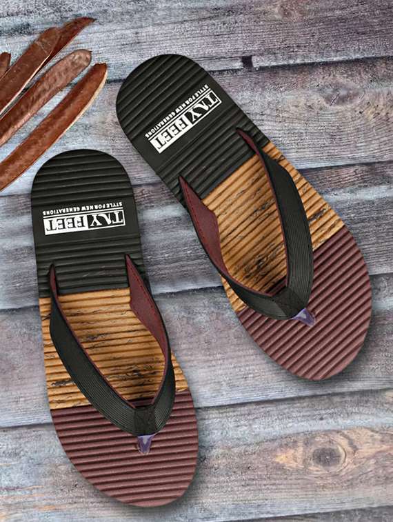 women solid flip flop