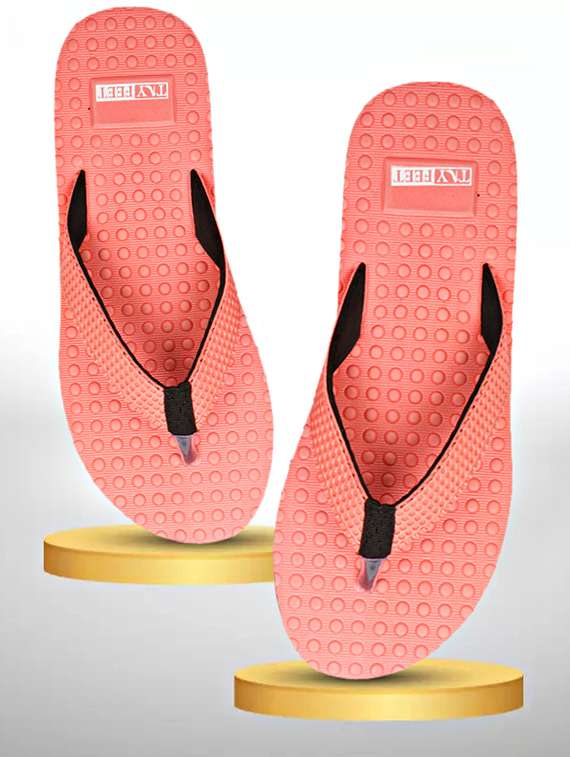women solid flip flop