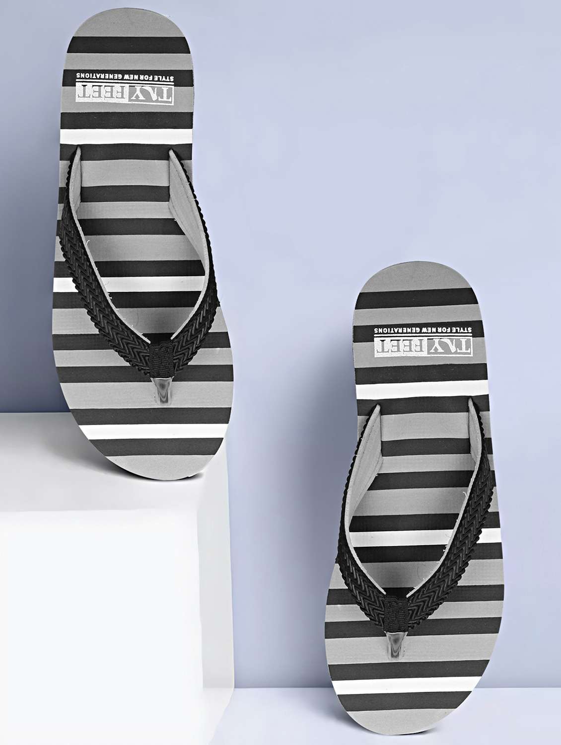 women solid flip flop