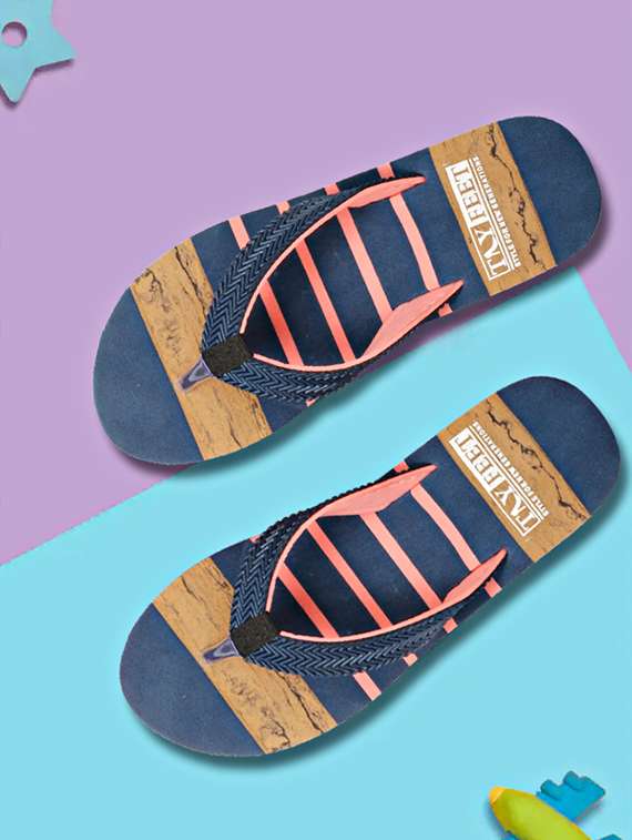 women solid flip flop