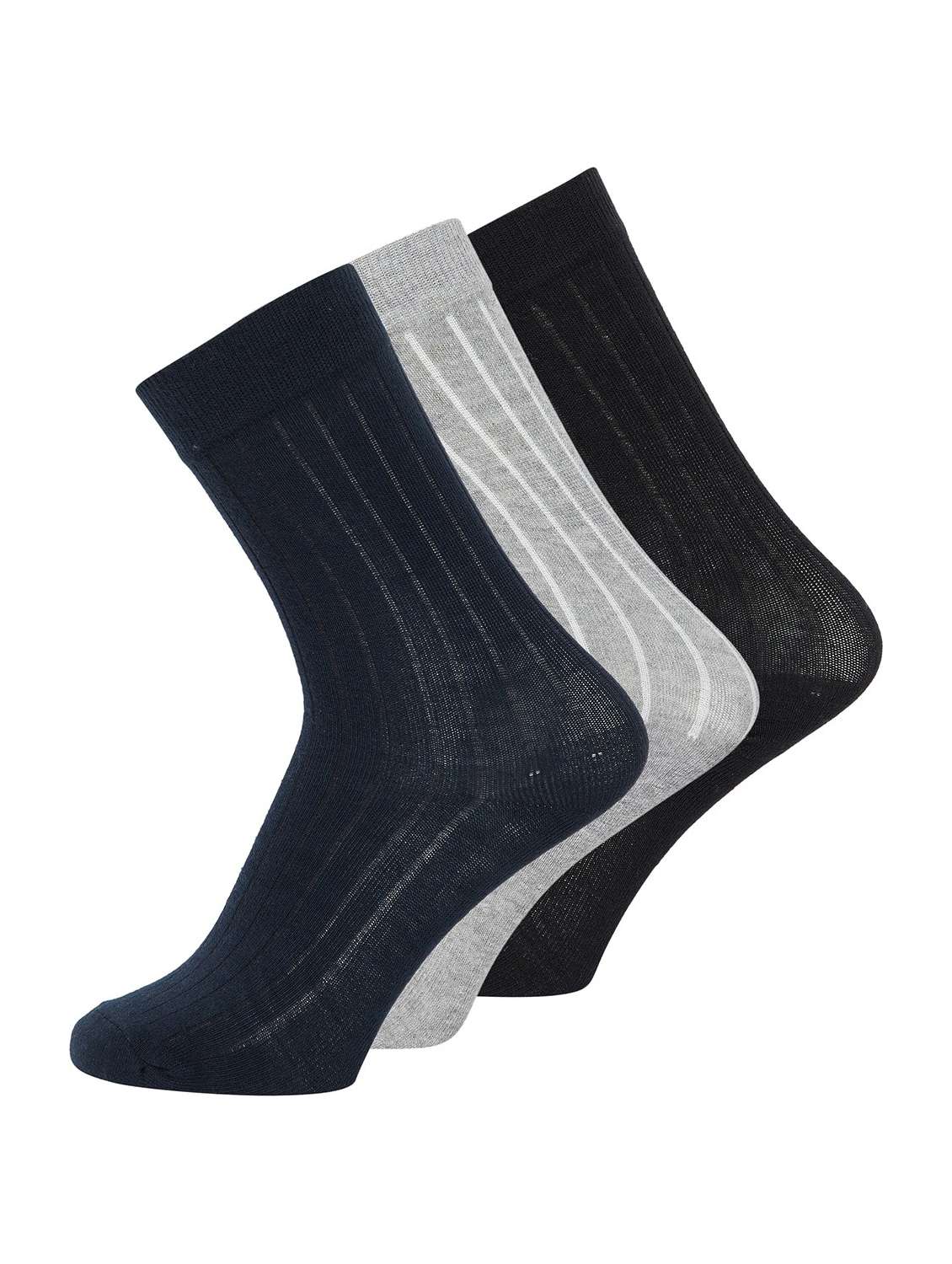 sets of above ankle length socks