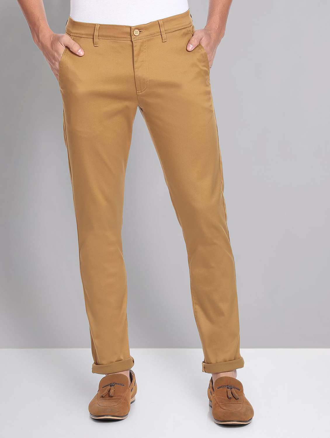 men solid mid rise chinos