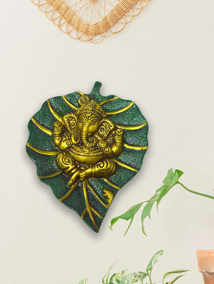 wall hanging sculpture by gunnu sales - 19518872 -  Standard Image - 2